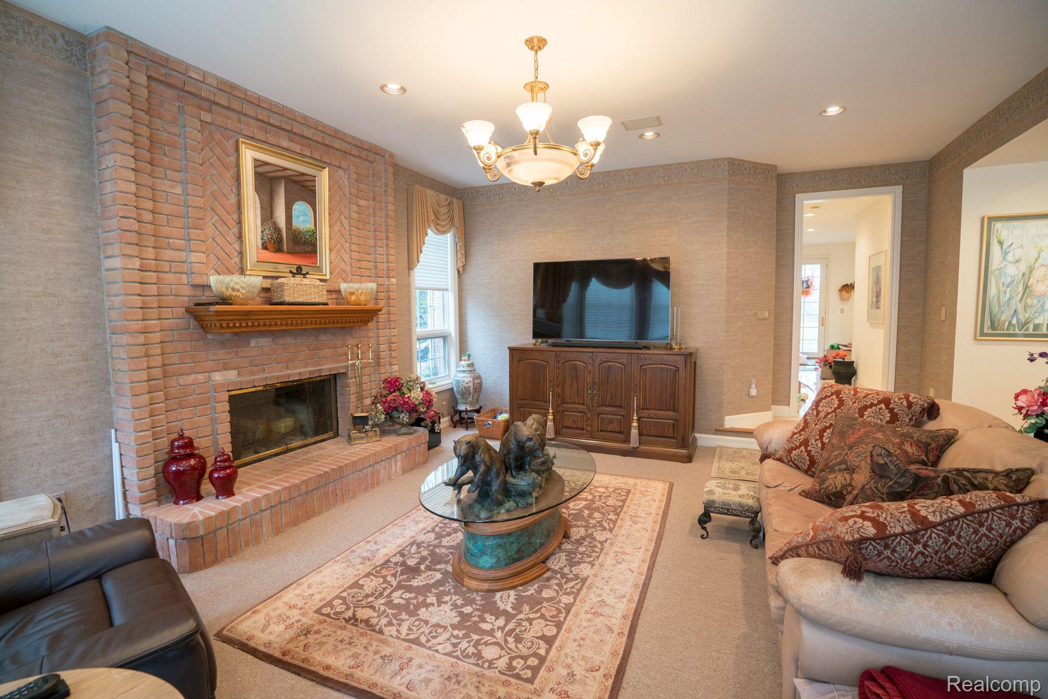8543 Bridge Road Grosse Ile, MI 48138 - Photo 18 of 53 Family Room