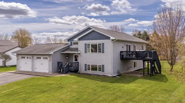 $350,000 | 339 11th Street Northeast, Milaca, MN 56353