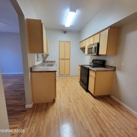 $319,500 | 6850 Sharlands Avenue, Unit 1095, Reno, NV 89523