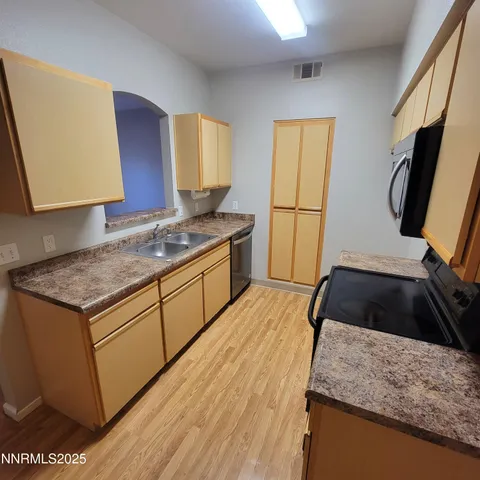 $319,500 | 6850 Sharlands Avenue, Unit 1095, Reno, NV 89523