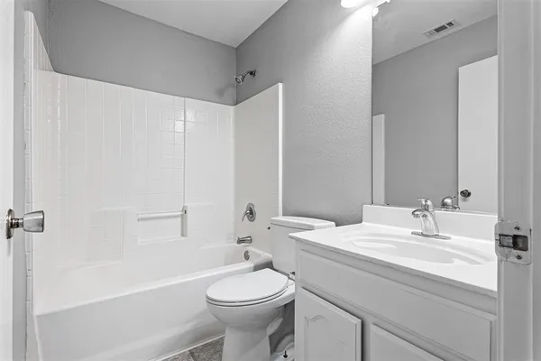 $2,300 | 308 Deer Run Drive, Sanger, TX 76266