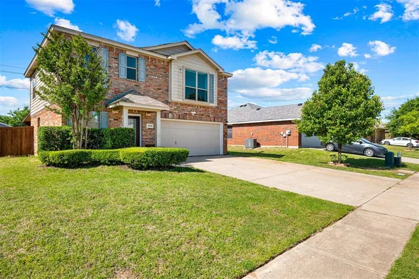 $2,300 | 308 Deer Run Drive, Sanger, TX 76266