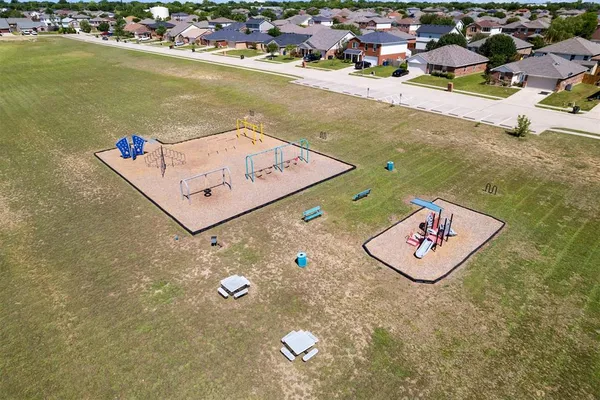 $2,300 | 308 Deer Run Drive, Sanger, TX 76266