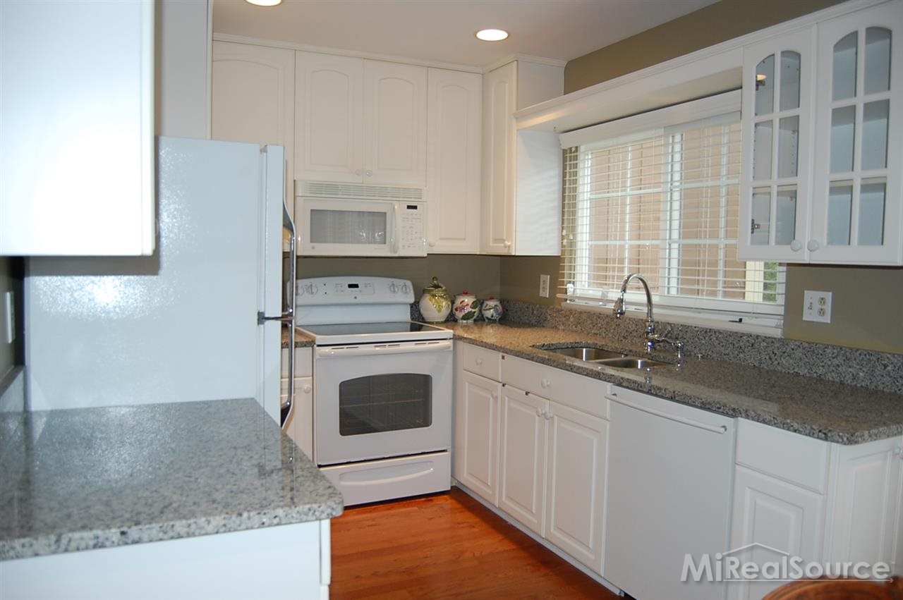 1470 Saddle Lane Rochester Hills, MI 48306 - Photo 7 of 13