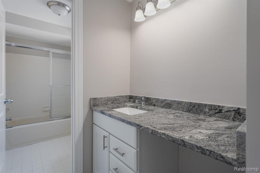 111 Devon Road Bloomfield Hills, MI 48302 - Photo 39 of 41