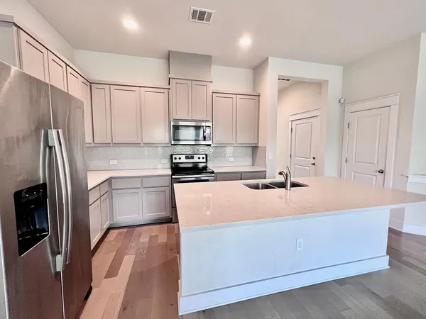 $2,600 | 13501 Metric Boulevard, Unit 1, Austin, TX 78727