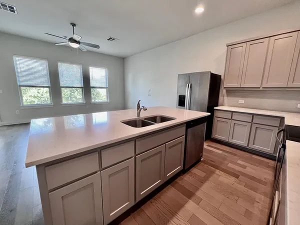 $2,600 | 13501 Metric Boulevard, Unit 1, Austin, TX 78727