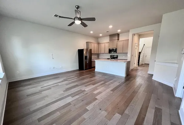 $2,600 | 13501 Metric Boulevard, Unit 1, Austin, TX 78727