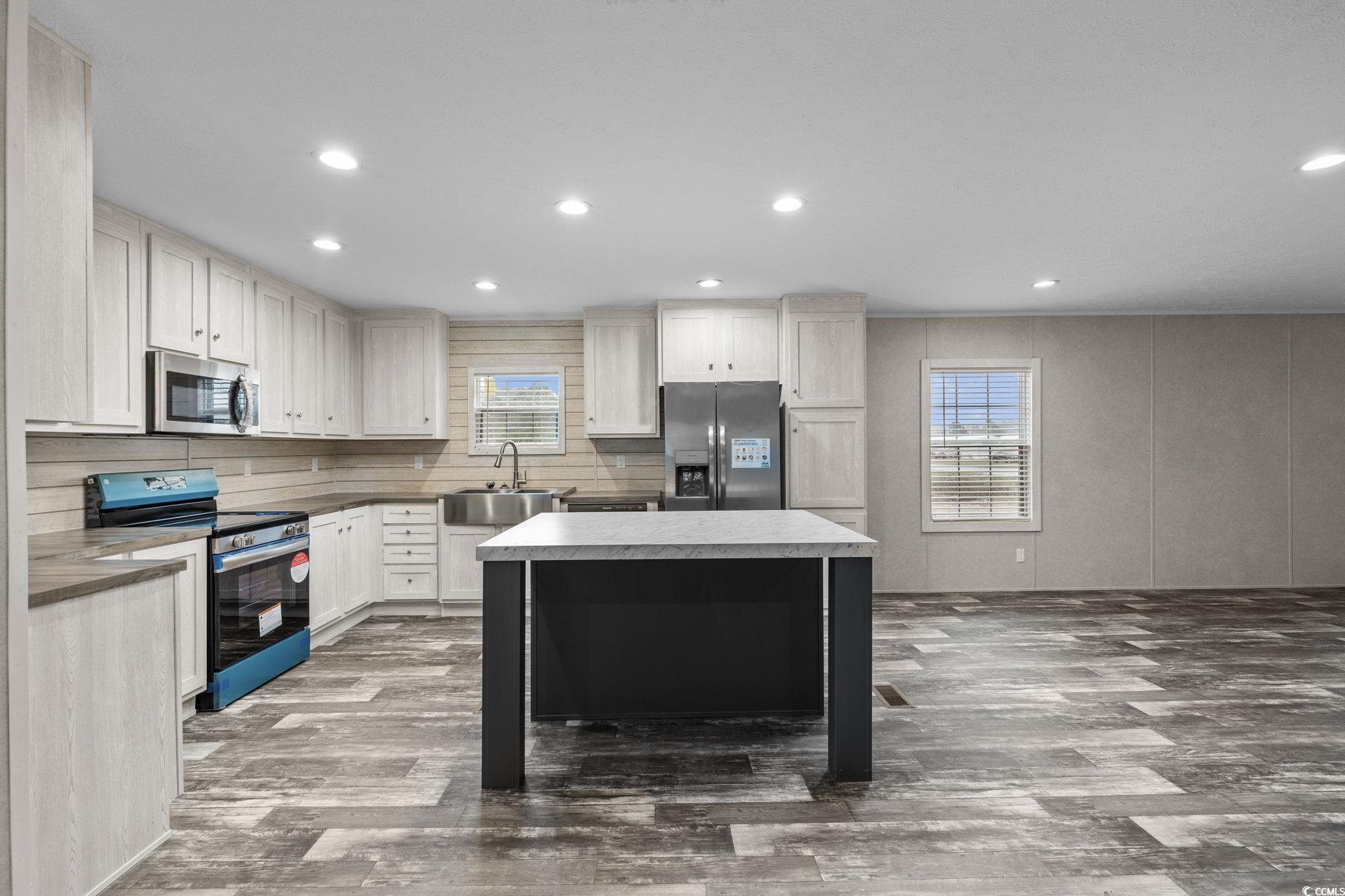 3806 Wayside Road Conway, SC 29527 - Photo 8 of 37 Gallery Image 8