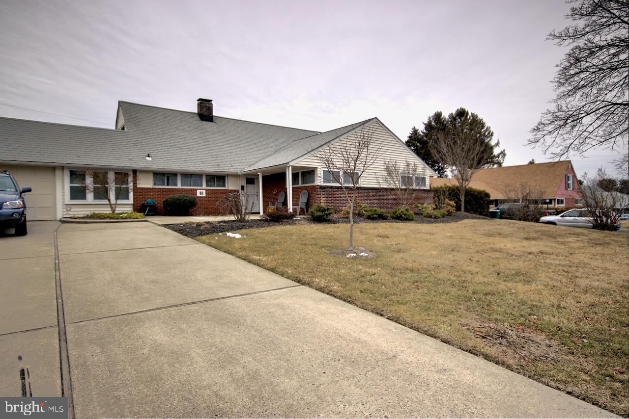 81 Fieldstone Road Levittown, PA 19056 - Photo 2 of 27 Gallery Image 2