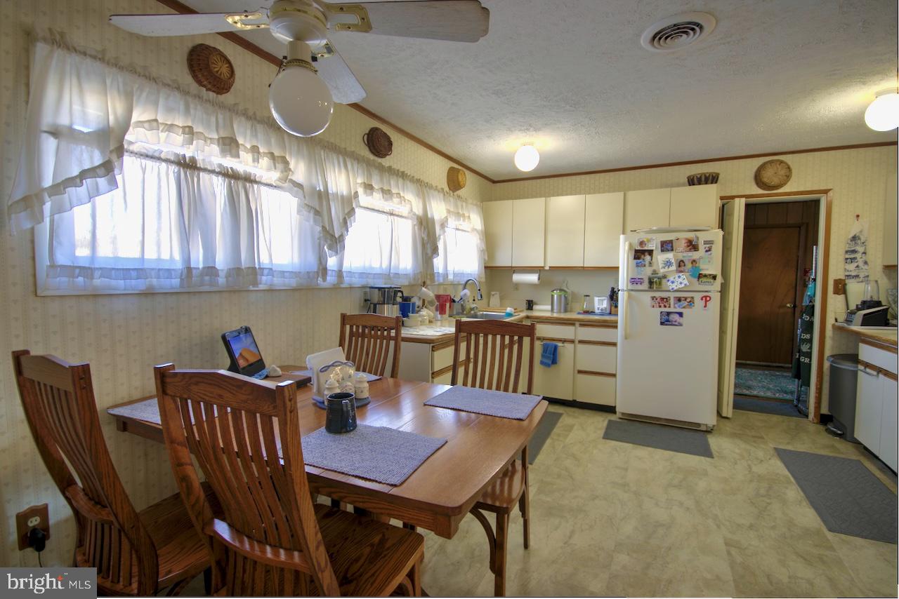 81 Fieldstone Road Levittown, PA 19056 - Photo 3 of 27 Gallery Image 3