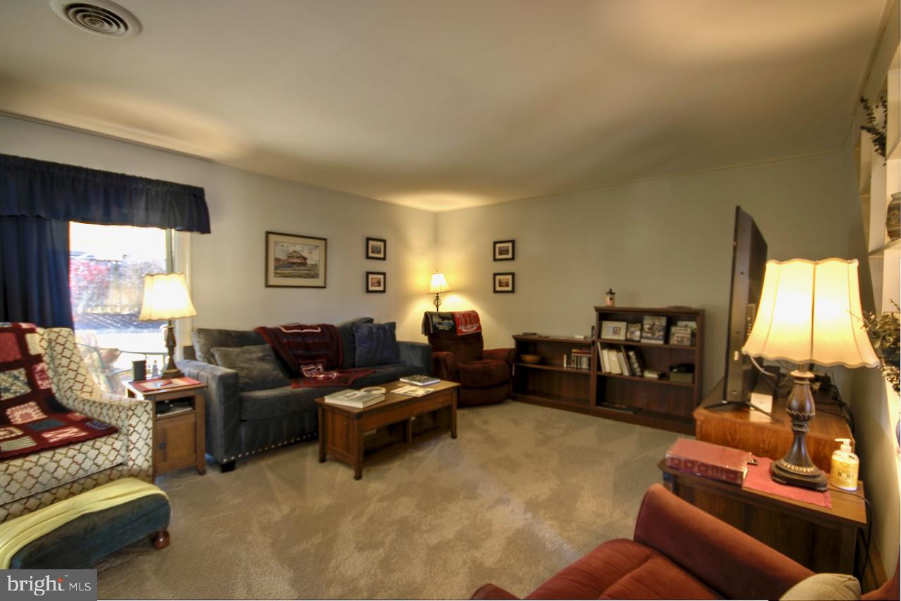 81 Fieldstone Road Levittown, PA 19056 - Photo 6 of 27 Gallery Image 6