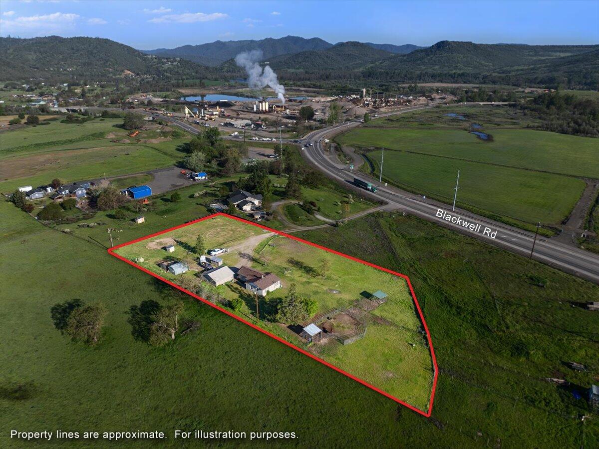 7365 Blackwell Road Central Point, OR 97502 - Photo 30 of 37 27-DJI_0074 - LINES