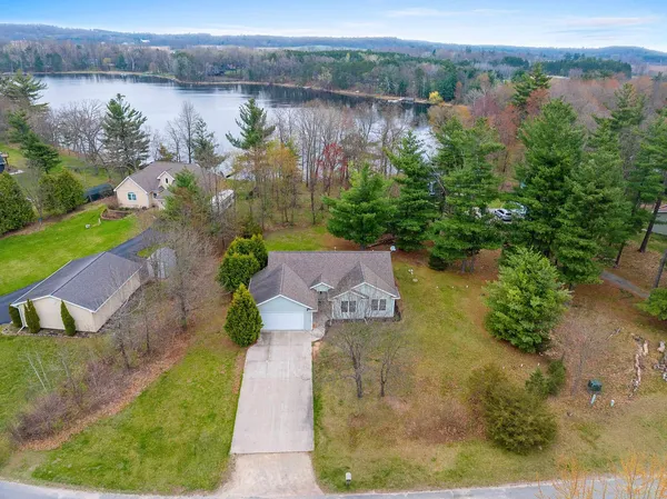 $399,900 | N3150 West Silver Lake Drive, Waupaca, WI 54981
