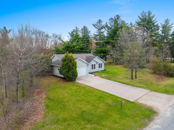 $399,900 | N3150 West Silver Lake Drive, Waupaca, WI 54981