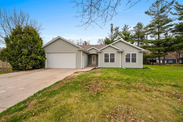 $399,900 | N3150 West Silver Lake Drive, Waupaca, WI 54981