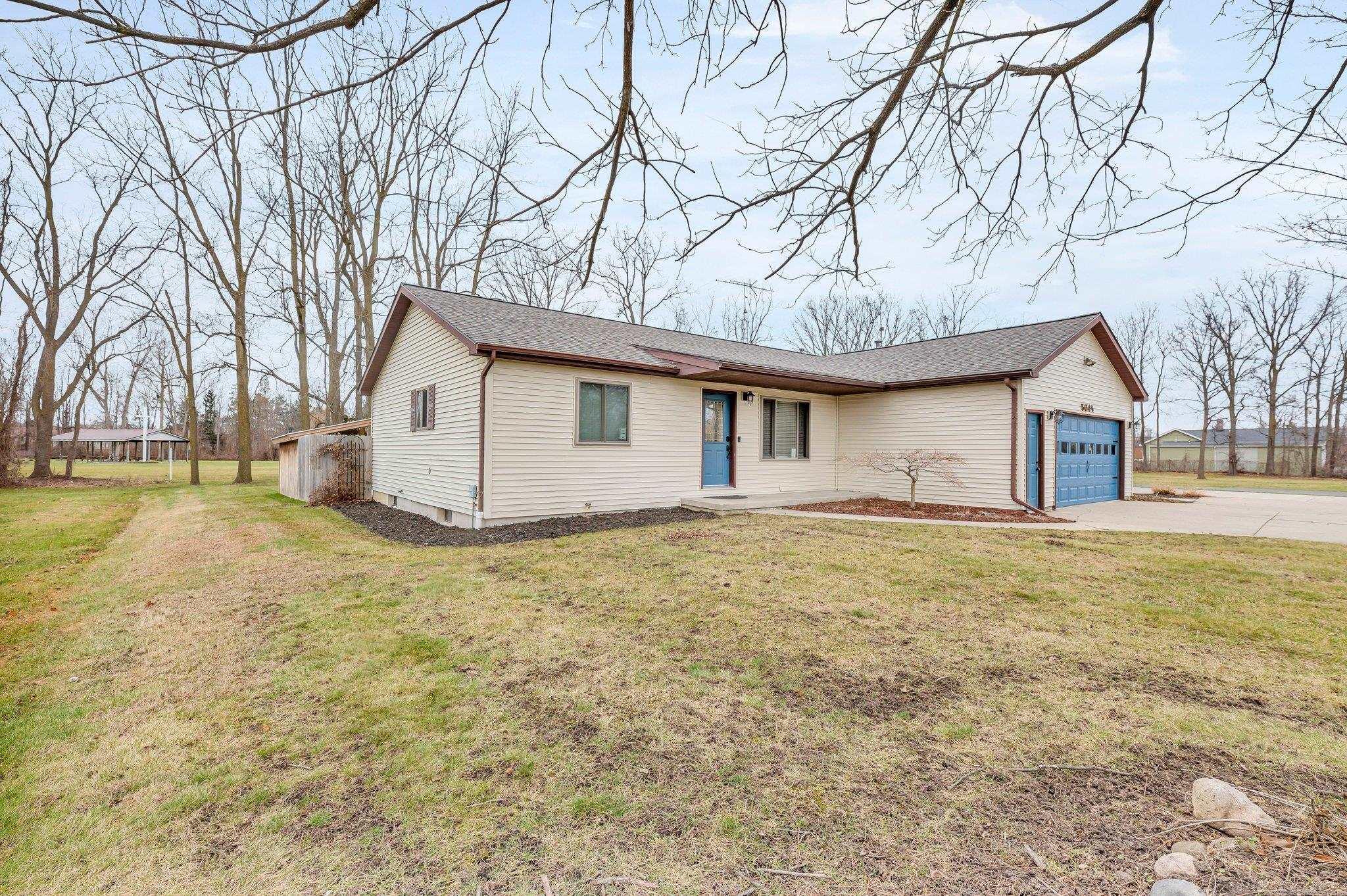 5046 Van Slyke Road Flint, MI 48507 - Photo 5 of 49 50163248-f1aeeacd-b792-4247-9239-0a79fe9717c8.JPG