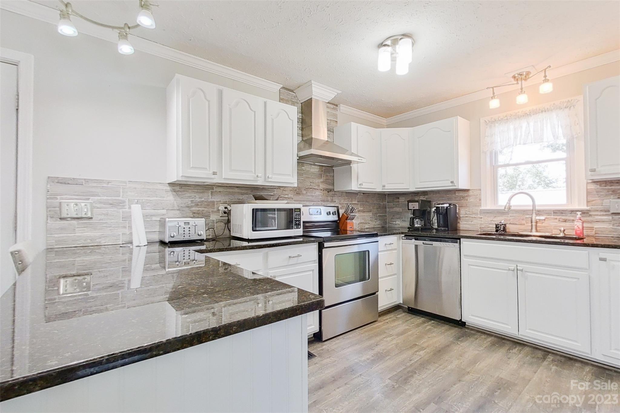 2605 Providence Road Cassatt, SC 29032 - Photo 12 of 35 Gallery Image 12