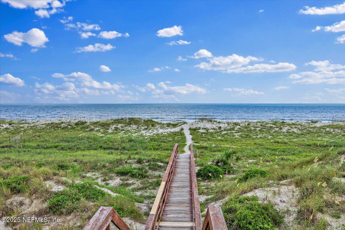 95220 Summerwoods Circle, Unit 1205 Fernandina Beach, FL 32034 - Photo 6 of 32 a view of a garden