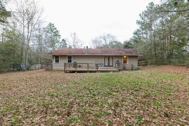 6124 Beasley Road Crestview, FL 32536 - Photo 20 of 20 a front view of a house with a yard