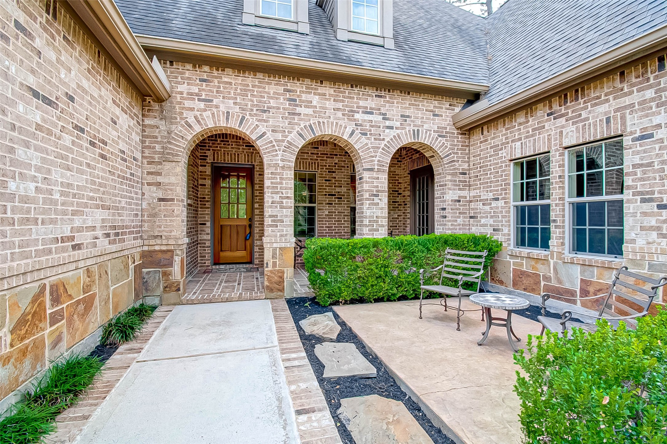 7 Shearling Court Spring, TX 77389 - Photo 4 of 46 Gallery Image 4