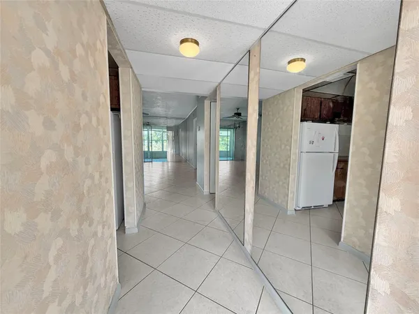 $1,550 | 1035 Country Club Drive, Unit 407, Margate, FL 33063