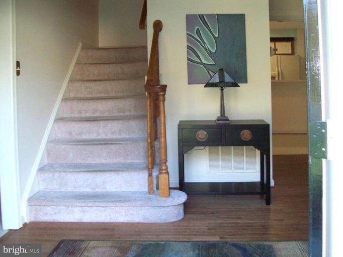 15420 Merrifields Lane Silver Spring, MD 20906 - Photo 6 of 14 Entry Hall
