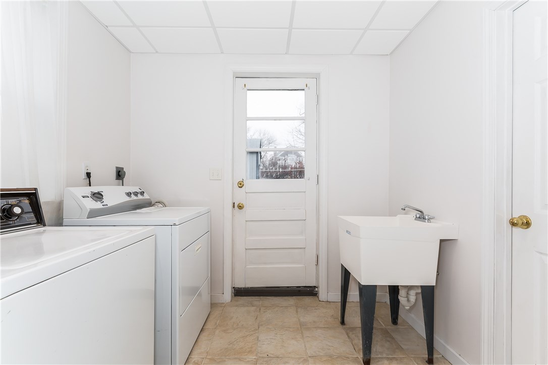 26 Dunes Road Narragansett, RI 02882 - Photo 30 of 40 LAUNDRY ROOM WITH SOAKING SINK!