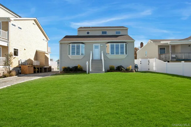 a view of a back yard of the house