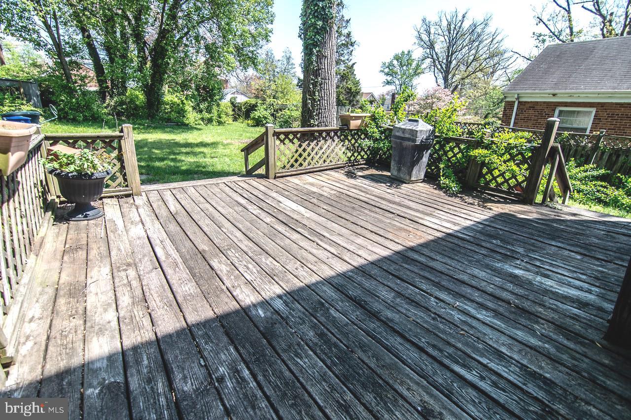 2516 32nd Street Southeast Washington, DC 20020 - Photo 12 of 40 Large wood Terrace to backyard