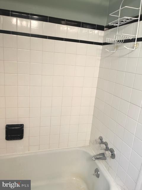 2516 32nd Street Southeast Washington, DC 20020 - Photo 16 of 40 Upstairs Tub and Shower