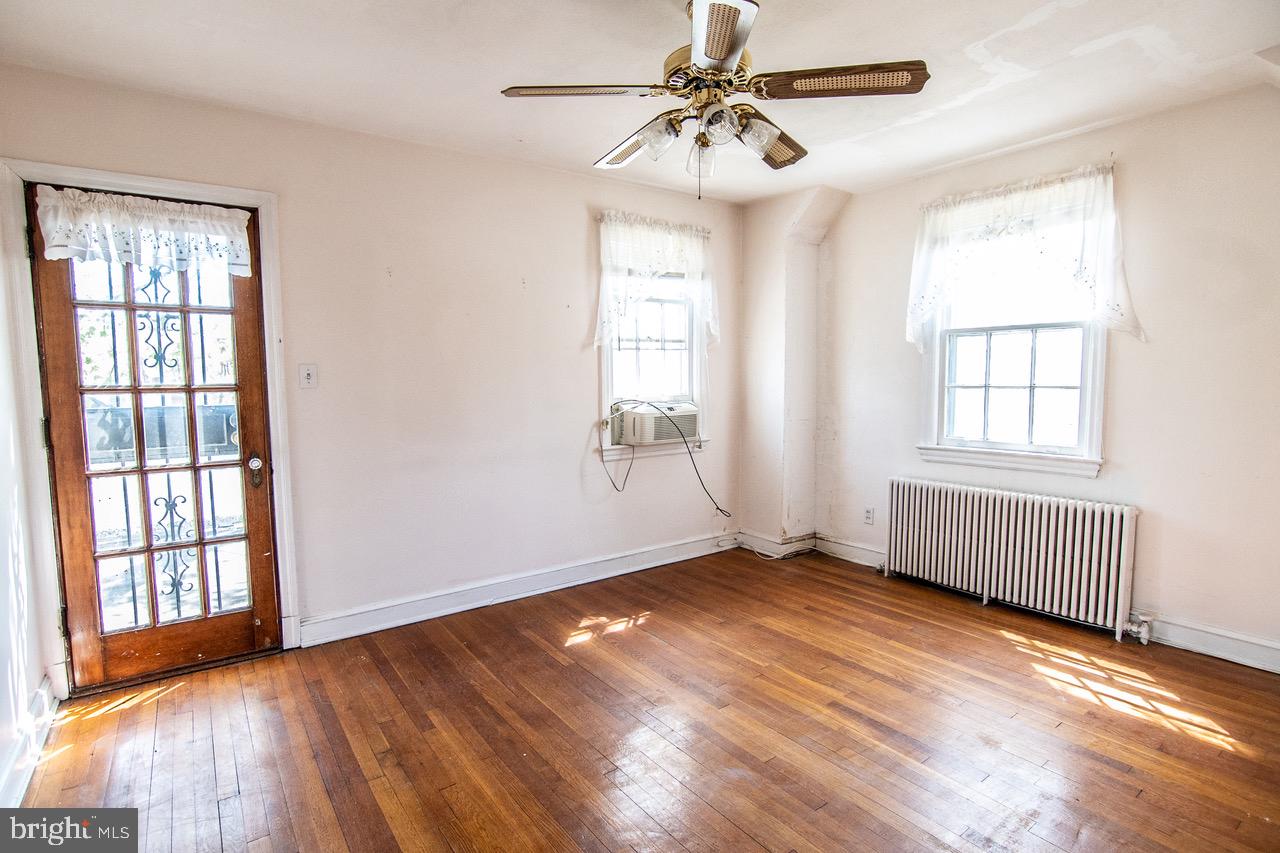 2516 32nd Street Southeast Washington, DC 20020 - Photo 22 of 40 2nd Bedroom - exit to Deck