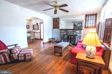2516 32nd Street Southeast Washington, DC 20020 - Photo 6 of 40 Arched doorway entering Dining Rm
