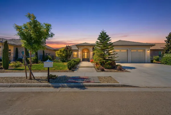 $579,950 | 3405 West Reese Avenue, Visalia, CA 93277