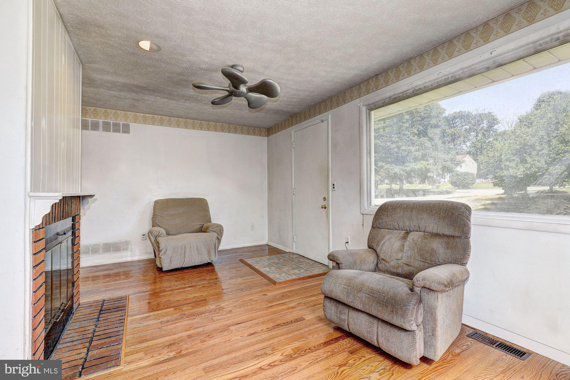 157 Wilgate Road Owings Mills, MD 21117 - Photo 3 of 28 Living Room