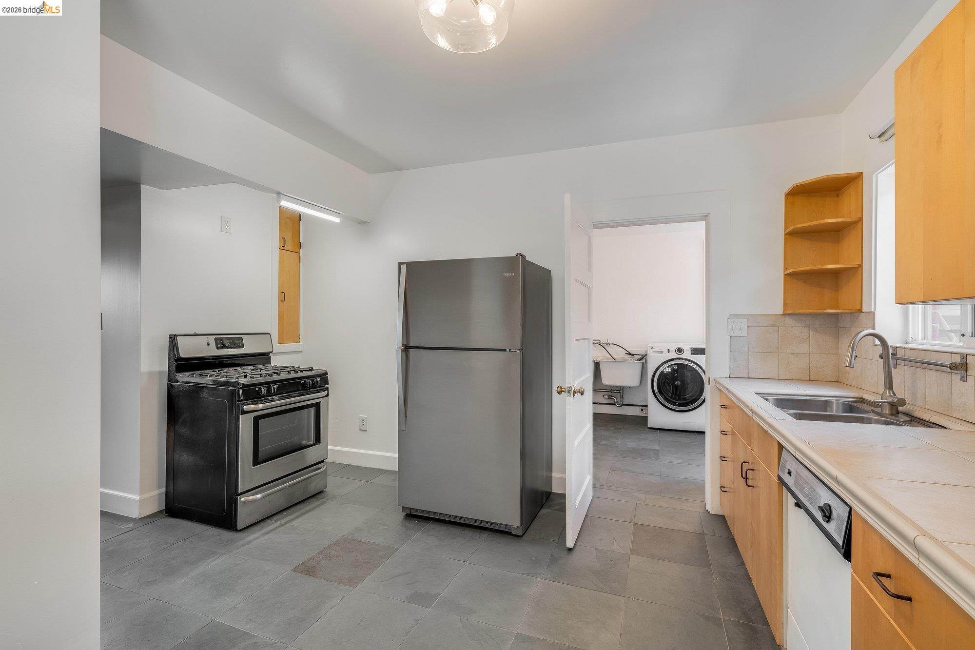 2350 Spaulding Avenue Berkeley, CA 94703 - Photo 8 of 30