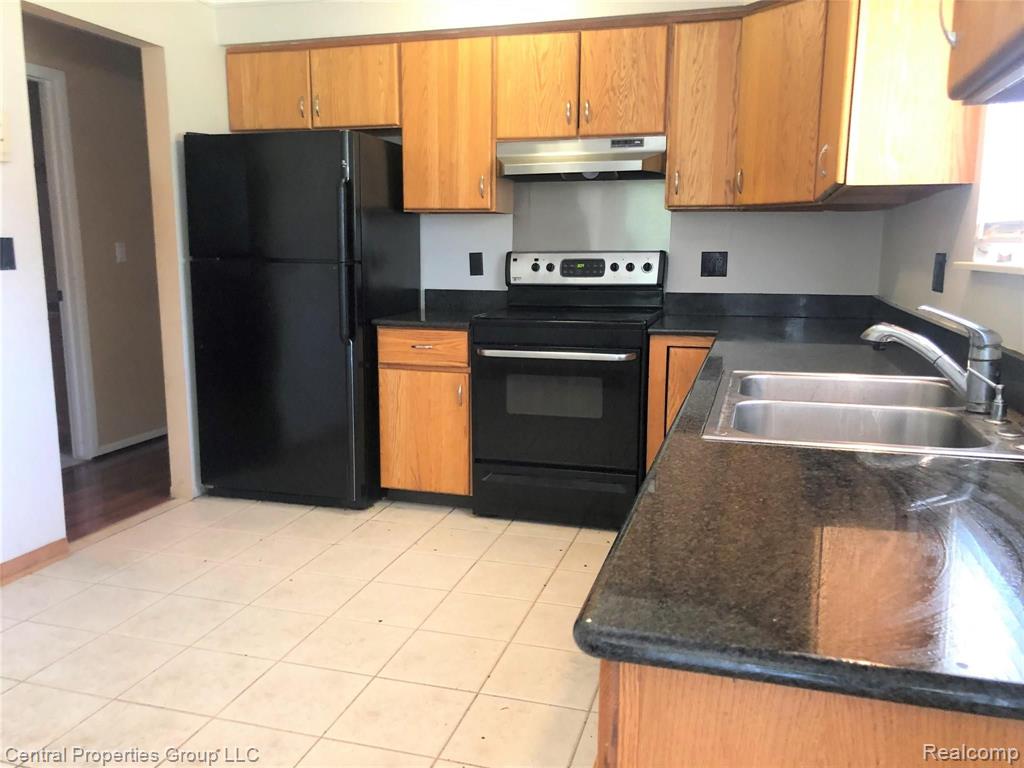 14235 Inkster Road Livonia, MI 48154 - Photo 6 of 21