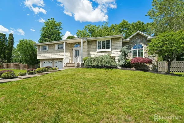 $989,000 | 18 Mary Ellen Drive, Edison, NJ 08820