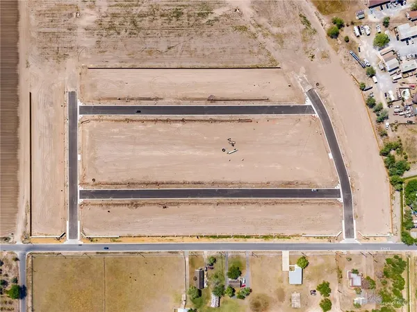 a view of a large brick building