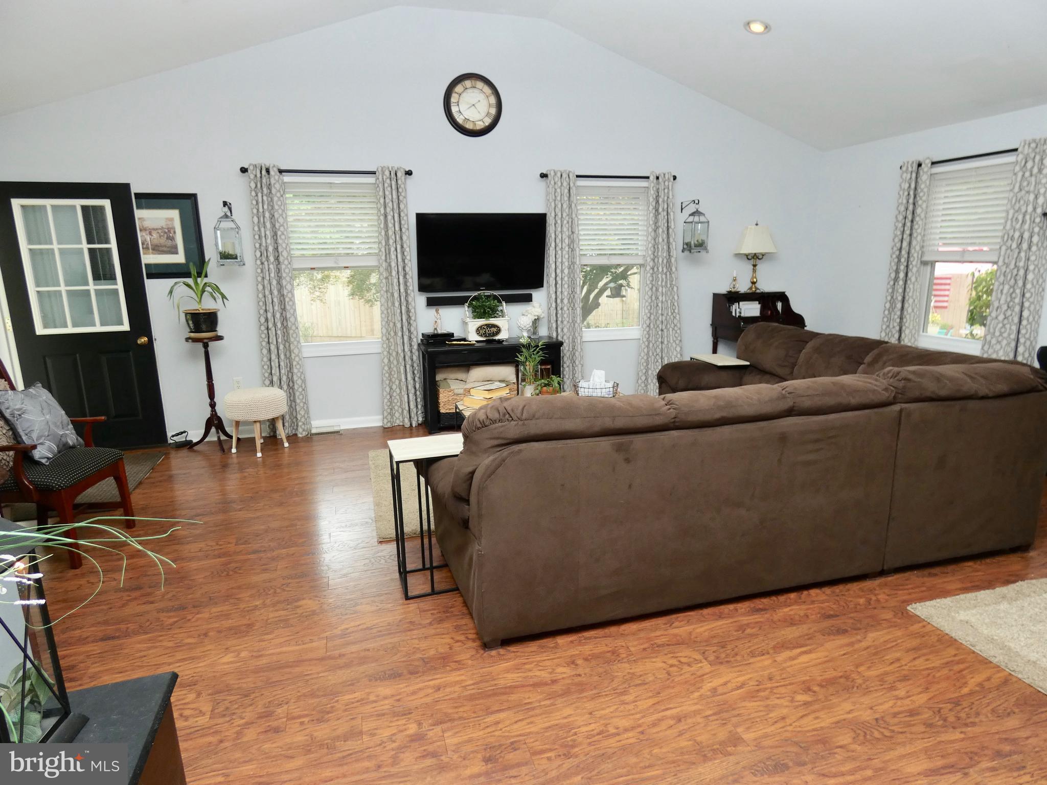100 Carroll Road Centreville, MD 21617 - Photo 25 of 40 Vaulted Family Room