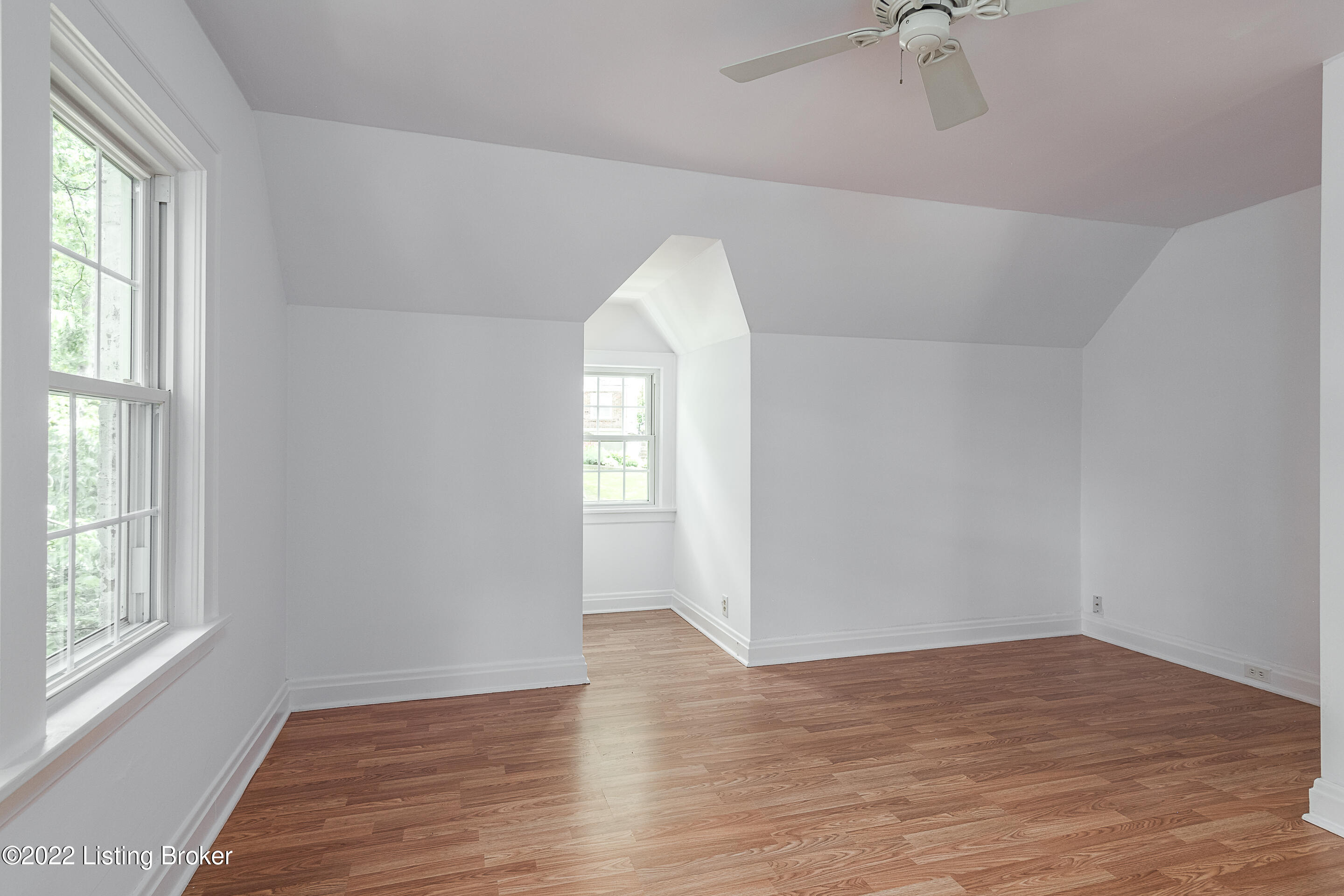 1823 Gresham Road Louisville, KY 40205 - Photo 11 of 17 AAA Gresham 2nd Floor 2nd Bedroom