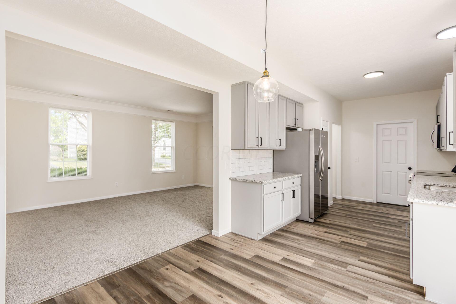 6039 Myrick Road Dublin, OH 43016 - Photo 11 of 46 Eating space-kitchen.