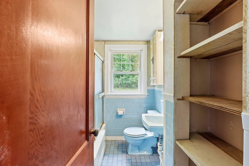 22 Nancy Road Dedham, MA 02026 - Photo 12 of 25 Gallery Image 12