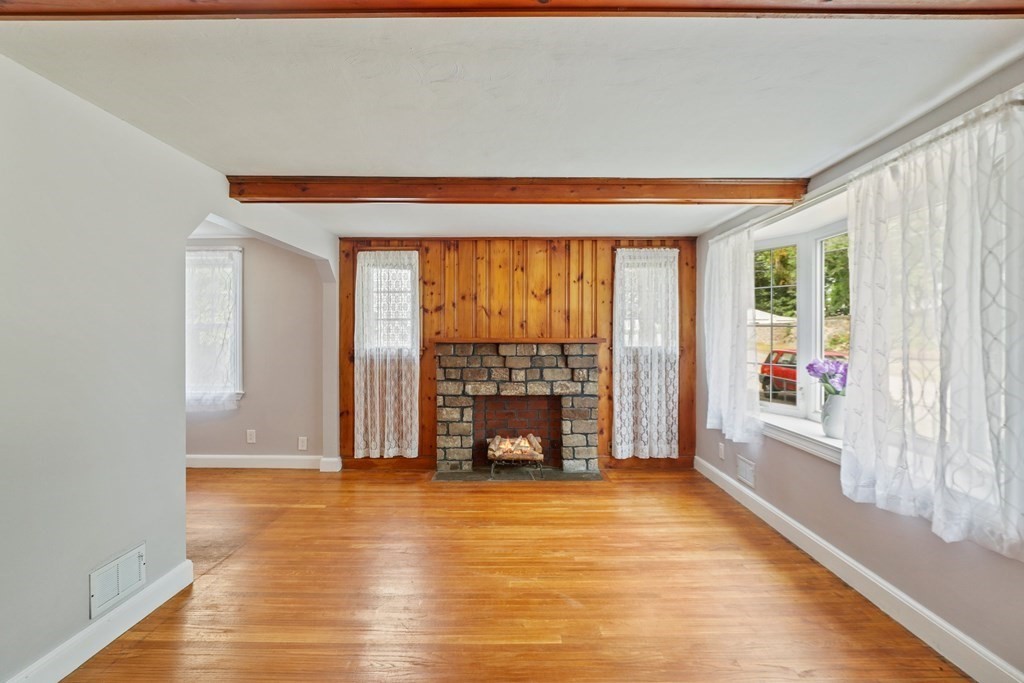 22 Nancy Road Dedham, MA 02026 - Photo 5 of 25 Gallery Image 5