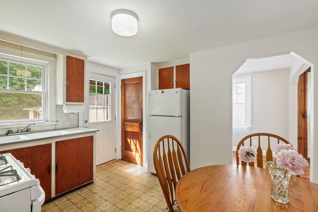 22 Nancy Road Dedham, MA 02026 - Photo 10 of 25 Gallery Image 10