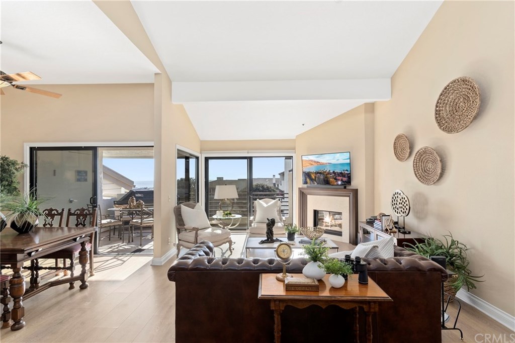 240 Nice Lane, Unit 308 Newport Beach, CA 92663 - Photo 3 of 20