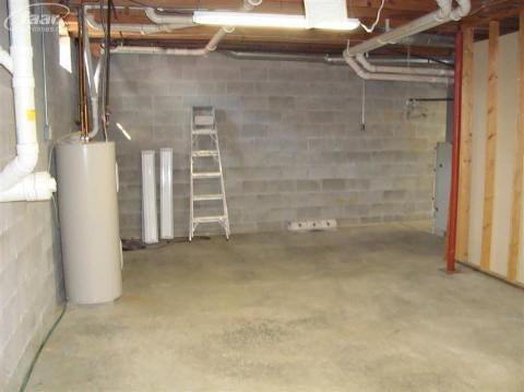 7015 Oak Road Vassar, MI 48768 - Photo 17 of 19 20226151-16.JPG