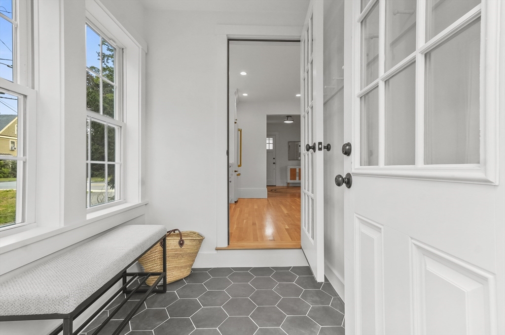 224 Elm Street Amesbury, MA 01913 - Photo 11 of 29