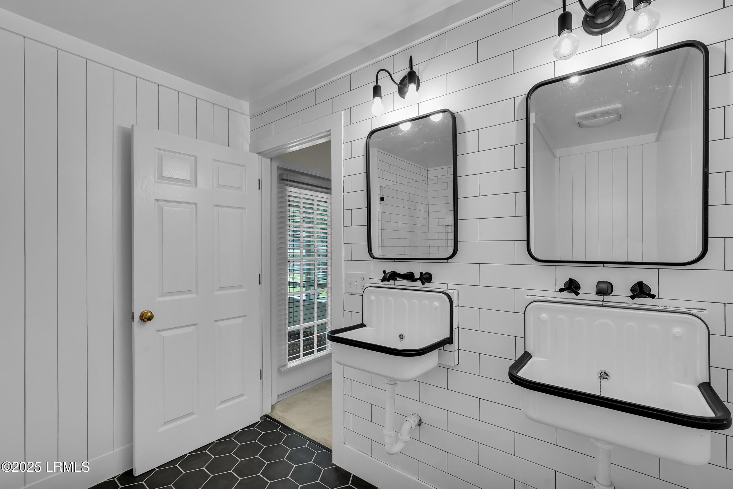 22 Butler Farm Road Seabrook, SC 29940 - Photo 41 of 71 Master Bath