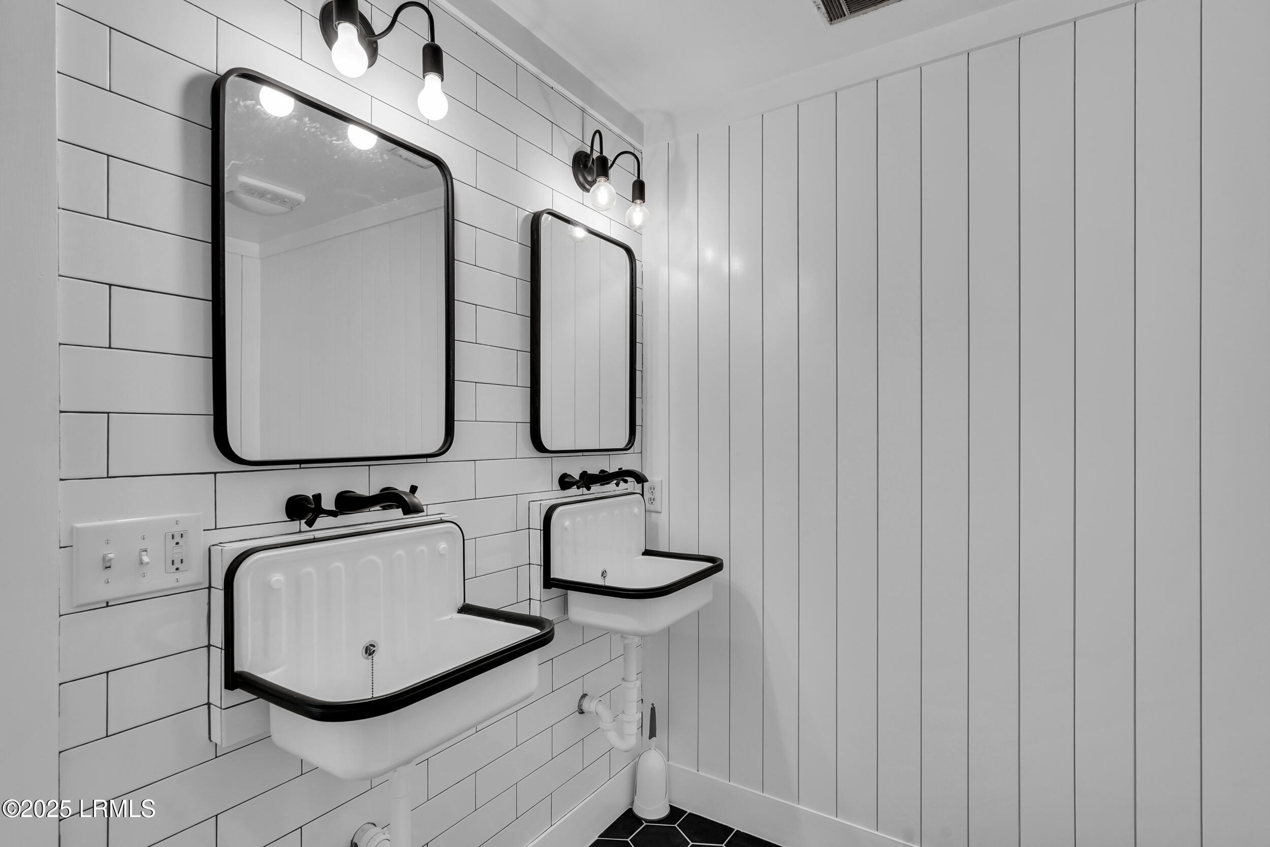 22 Butler Farm Road Seabrook, SC 29940 - Photo 42 of 71 Master Bath